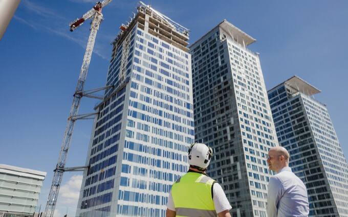 Accelerate construction with our self-climbing construction time elevator